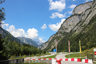 in Hohlwegen, Blick talwärts auf den Stuhl rechts