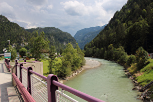 die Saalach bei Weißbach, Blick flussaufwärts …