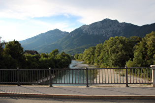 … und Blick flussabwärts auf Zwiesel und Hohenstaufen