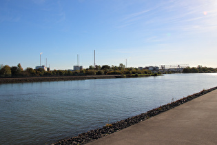 Mittellandkanal, Trogbrücke über die Leine