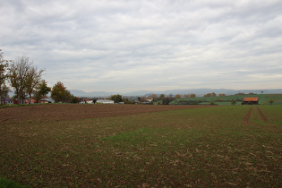 Blick über Wellersen auf Amtsberge und Elfas, …