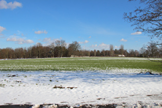 … Blick nach Osten zum Englischen Friedhof, …