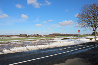 … und Blick nach Nordosten auf Letter-Süd und den Mönckeberg