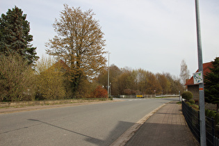 namenloser Pass zwischen Eimbeckhausen und Nienstedt, unteres Ende der Südwestrampe in Eimbeckhausen