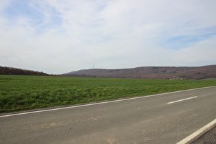 Blick auf den Großen Hals im Deister, …