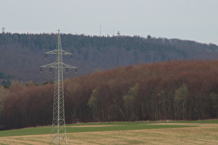 Zoom auf den Bröhn mit dem Annaturm