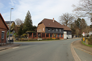 unteres Ende der Nordostrampe des namenlosen Passes und unteres Ende der Südwestrampe des Nienstedter Passes in Nienstedt