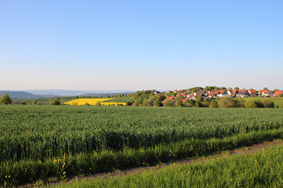 … und Blick auf Eichenborn und ins Wesertal auf Hameln