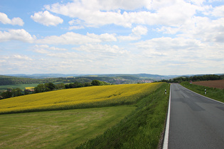 weiter oben, Blick Richtung Harz und Kreiensen im Leinetal