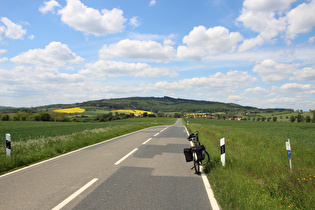 zwischen Naensen und Stroit, Blick über Stroit zum Burgberg, …