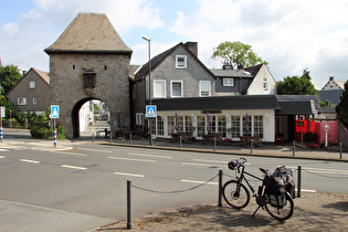 Etappenstart in Brilon, Blick zum Derker Tor