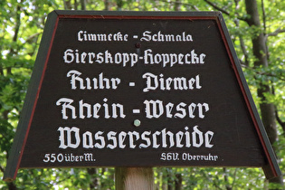 Schild auf der Passhöhe