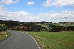 Abfahrt nach Wunderthausen, Blick über Wunderthausen nach Osten