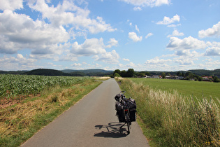 zweiter Sattelpunkt der Etappe, Blick nach Osten auf Ellershausen, …