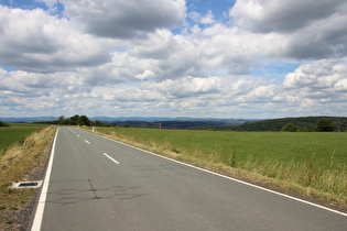 … Blick nach Nordwesten zum Sauerland …