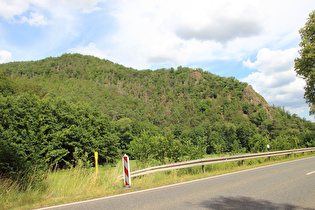 weiter unten, Blick auf die Bilsteinklippen