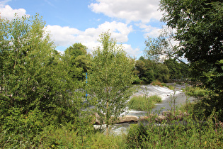 am Ederwehr bei Fritzlar, Blick über das Wehr …