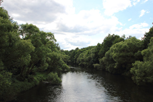 die Eder bei Fritzlar, Blick flussaufwärts …