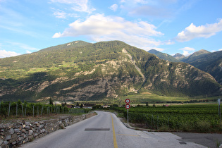 … Blick über Saint-Pierre-de-Clages ins Vallée du Rhône …