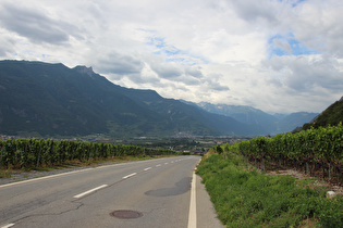 Westrand von Chamoson, Blick ins Vallée du Rhône …