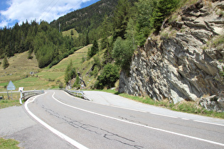 etwas weiter, Blick auf alte und neue Straße