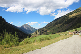 auf der Veloroute, Blick auf Catogne und die Dents du Midi am Horizont