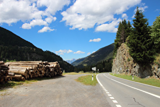 in Bourg-Saint-Pierre, Blick talabwärts …