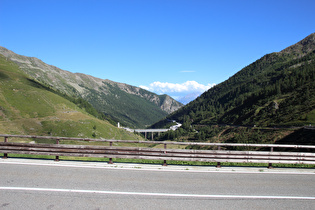 noch weiter unten, Blick zum Südportal des Tunnel du Grand Saint-Bernard