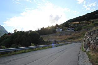 weiter oben, Blick bergauf zur Tunnelstraße