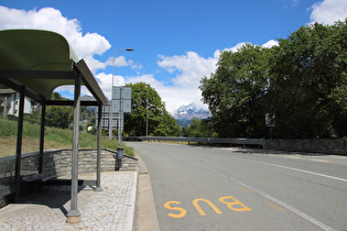 … und Blick bergauf zum Ghiacciaio di By und dem Grand Combin dahinter