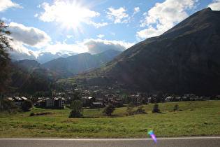 … und Blick auf La Thuile und Teile der Nordostrampe des Colle del Piccolo San Bernardo