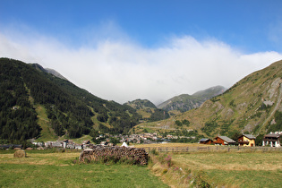 Blick auf La Thuile und Teile der Nordostrampe des Col du Petit Saint-Bernard …