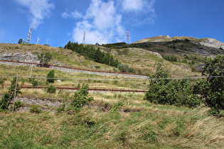 Blick auf weitere Kehren der Nordostrampe