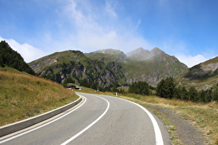 Blick auf Mont Laityre, Mont Ciavaretta und Mont Ouille dahinter, …