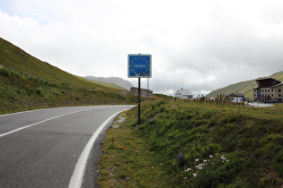 Staatsgrenze zwischen Italien und Frankreich nahe der Passhöhe, Blick nach Frankreich …