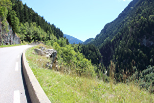 weiter oben an einer Engstelle, Blick talaufwärts