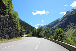 etwas weiter, Blick talaufwärts auf Piperon …