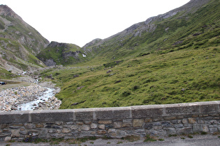 Blick von der Brücke auf die Isère flussaufwärts …