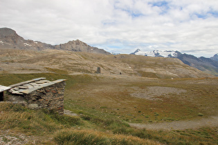 Blick von der Passhöhe nach Südosten