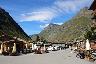 Etappenstart in Bonneval-sur-Arc, Blick auf Croix de Dom Jean Maurice und Pointe des Buffettes …