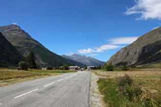 oberhalb von Bessans, Blick über den Ort talabwärts