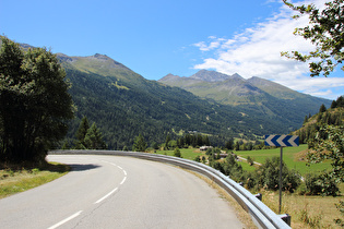 Blick von der Westrampe über Pré Clos talabwärts