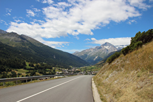 weiter unten, Blick über Lanslevillard talabwärts