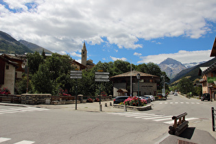 in Lanslevillard, Blick talabwärts, …