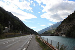 Blick über die Barrage du Freney talabwärts …