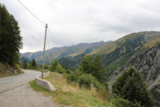 weiter unten, Blick über das Vallée de la Valloirette nach Süden, …