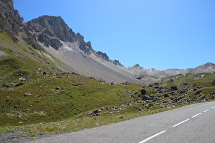 … und Blick auf v. l. n. r. Grand Galibier, Pointe de la Mandette und Petit Galibier