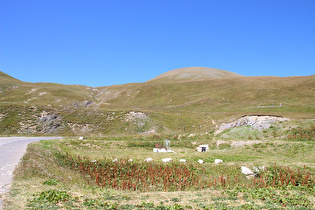 wenig weiter, Blick zum Südgipfel des Roche Olvéra …