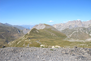 … Blick auf Roche Olvéra und Rabel sowie Les Granges du Galibier …