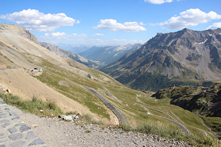 Blick über Teile der Südrampe ins Vallée de la Guisane